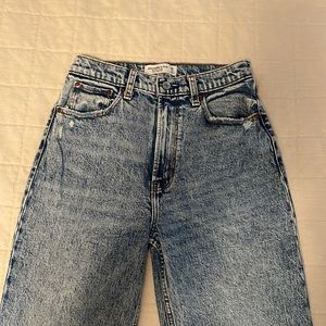 Abercrombie High Rise Straight Jeans